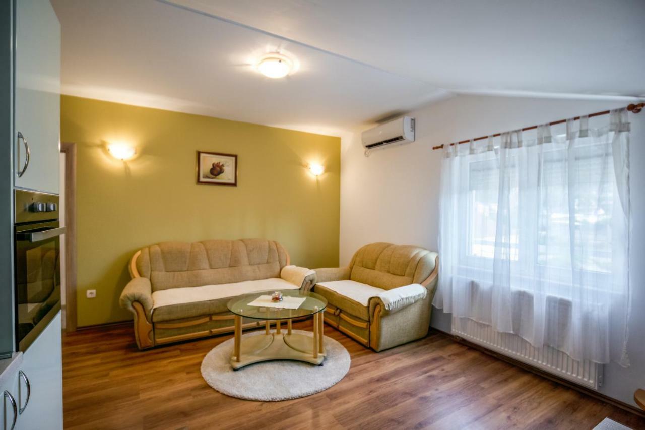 Arenta Apartments Меткович Экстерьер фото